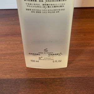 CHANEL Makeup - Chanel Brightening Moisturizing lotion plus bonus CHANEL Makeup - Chanel Brightening Moisturizing lotion plus bonus